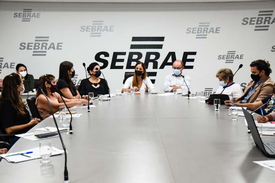 Reunião presidida pela presidente da Fesp, Marttha Ramos, teve a participação do sec. exec. da Semus, Daniel Borini