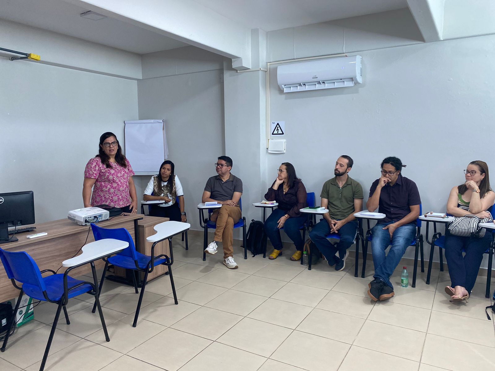 Coordenadora do PIRS, Klauren Arantes, apresentou o programa e suas residências