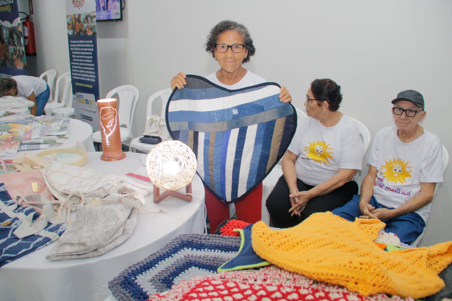 Servidora da USF Deise de Fátima desde 1997, Ozana Sales, passou a integrar projeto e produzir artesanatos ano passado